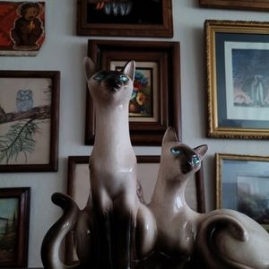 Siamese antique lamp